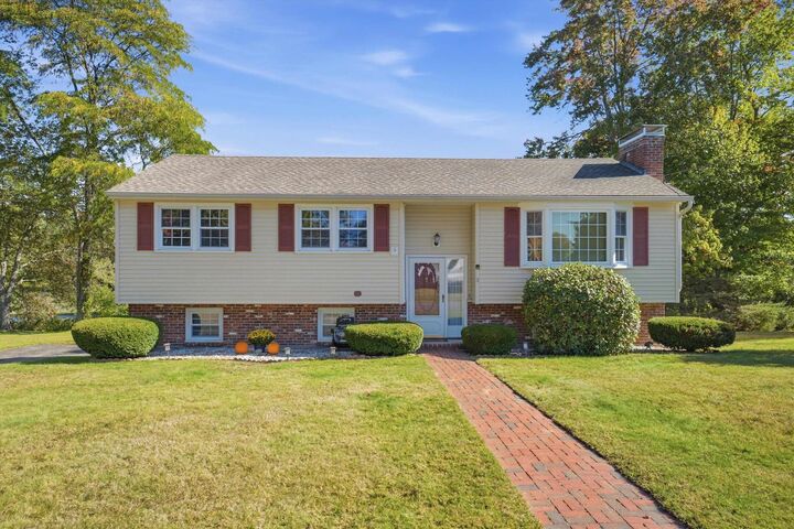 Property Photo:  3 Martha Drive  NH 03038 