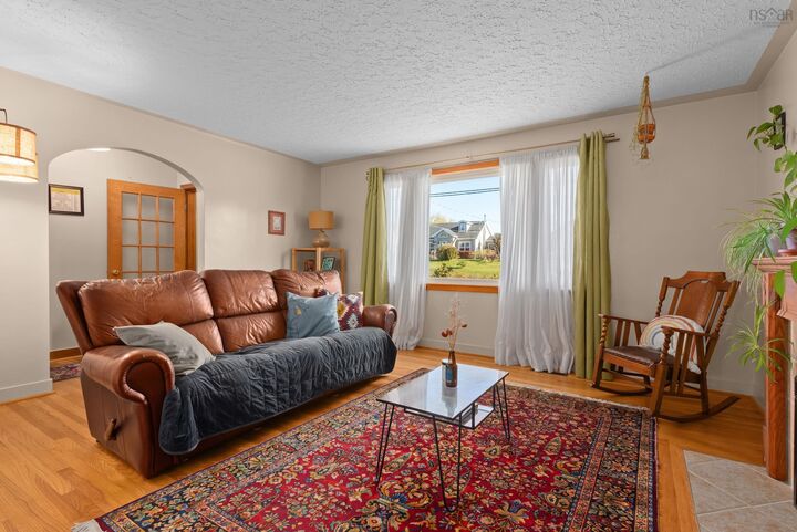 Property Photo:  6 Chestnut Lane  NS B2Y 3X2 