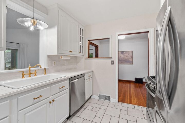 Property Photo: 3316 Zarthan Avenue S MN 55416