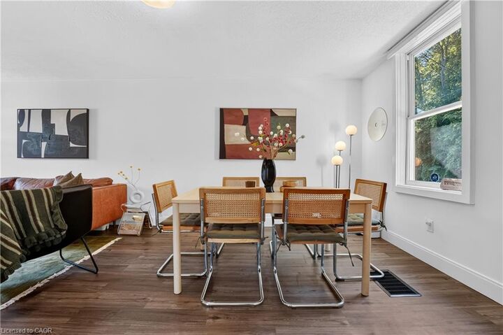 Property Photo:  225 Charlton Avenue E  ON L8N 1Z2 