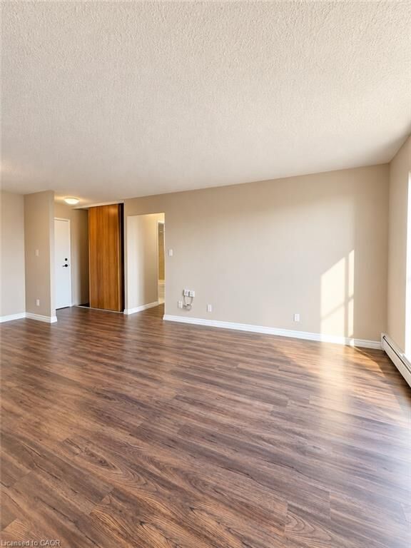 Property Photo:  183 Lisgar Avenue 504  ON N4G 3L5 