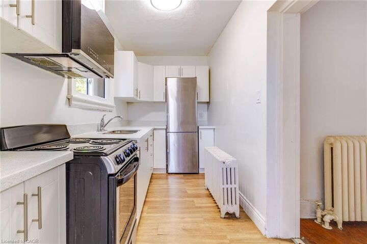 Property Photo:  53 Proctor Boulevard 2  ON L8M 2M5 