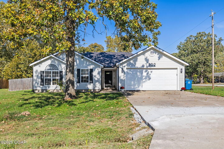 Property Photo: 102 Schimm Cir Drive MO 64834