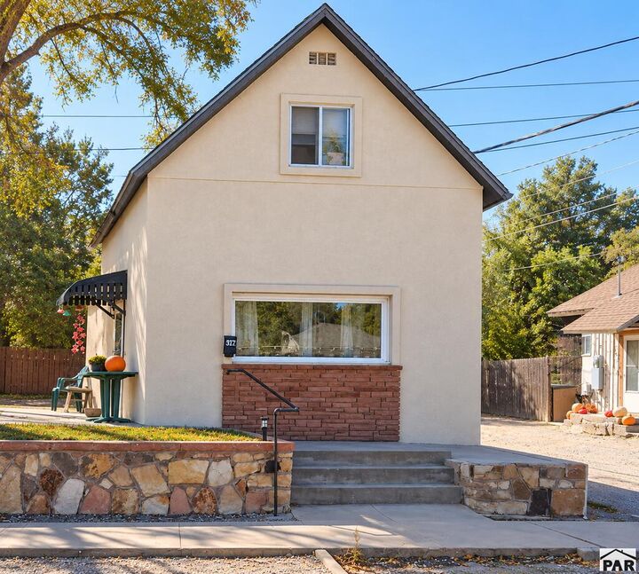 Property Photo:  602 Carson Ave  CO 81050 