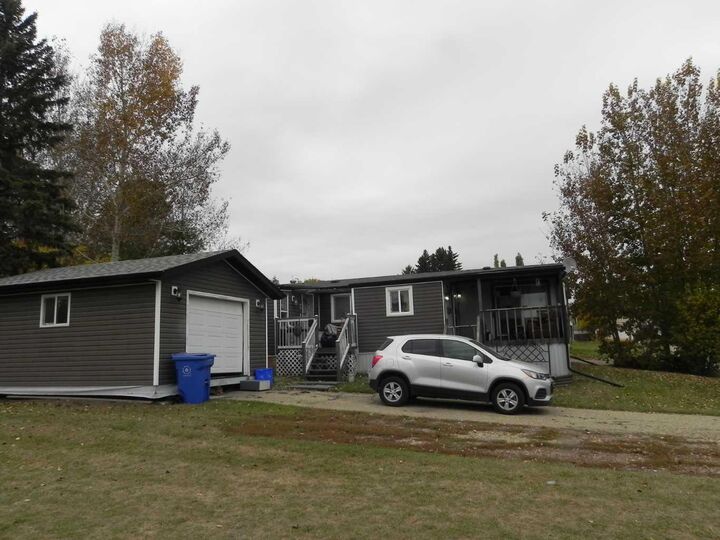 Property Photo:  41 Parkland Acres  AB T4L 1T1 