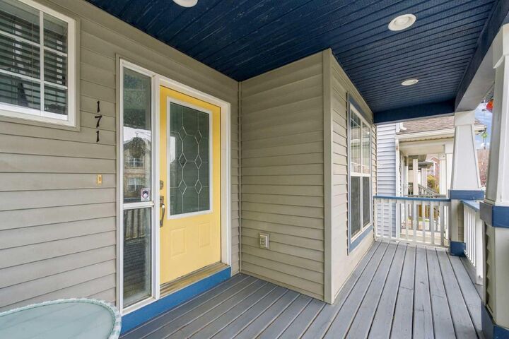 Property Photo: 171 Prestwick Villas SE AB T2Z 4S3
