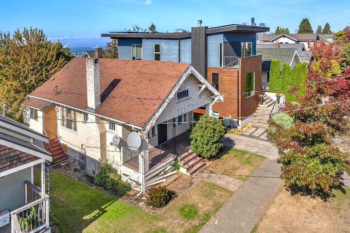 Property Photo:  2917  14th Avenue S  WA 98144 