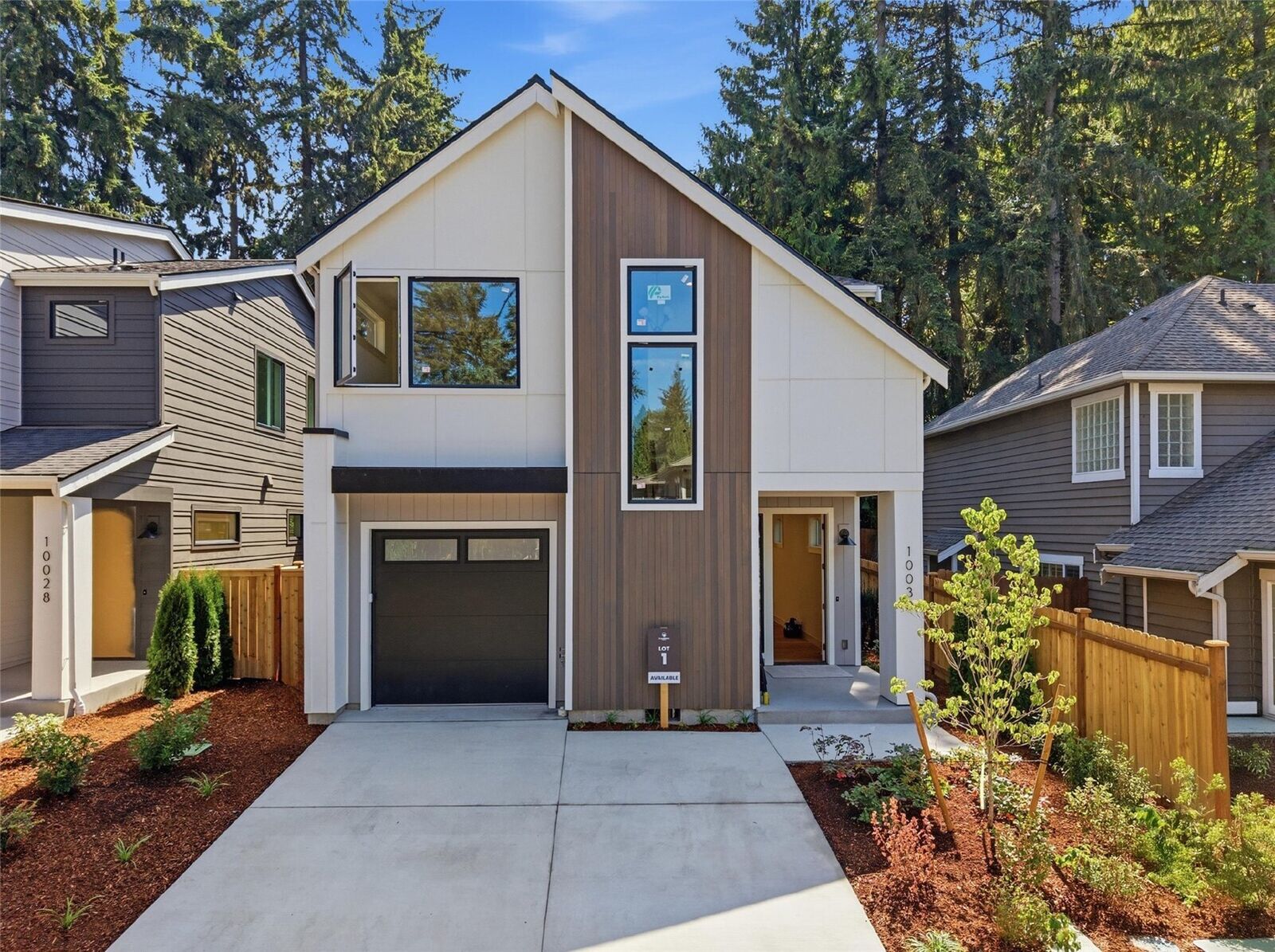 Property Photo:  10030  Slater Avenue NE  WA 98033 