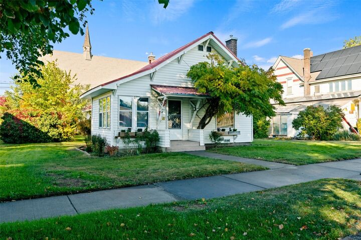 Property Photo:  207 N Sprague Street  WA 98926 