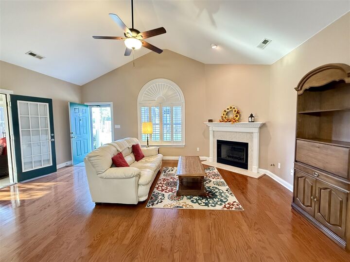 Property Photo: 100 Augusta Avenue #8B KY 42103