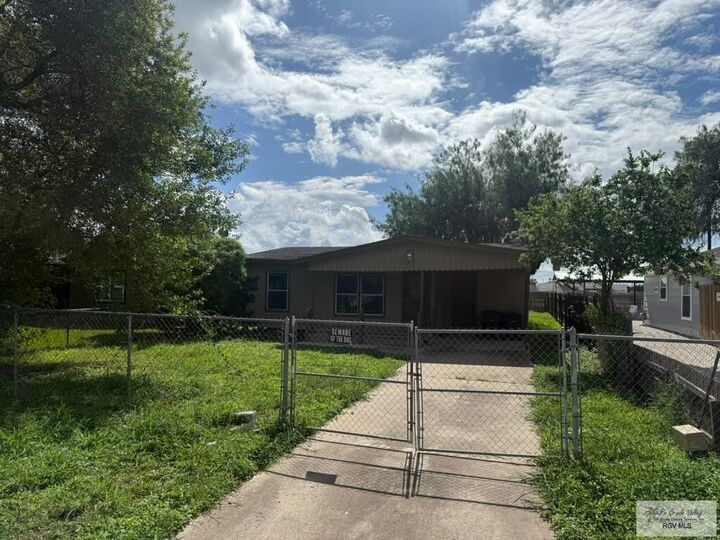 Property Photo:  1017 W Madison Ave  TX 78550 