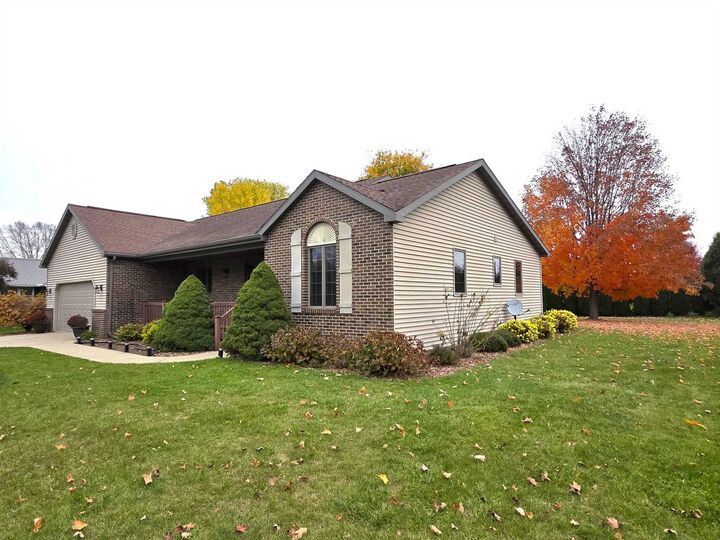 Property Photo:  751 Cole St Street  WI 53588 