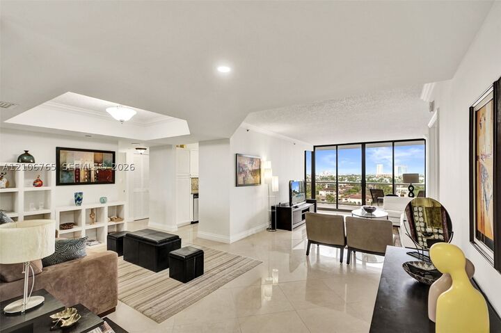 Property Photo: 3598 Yacht Club Dr 901 FL 33180
