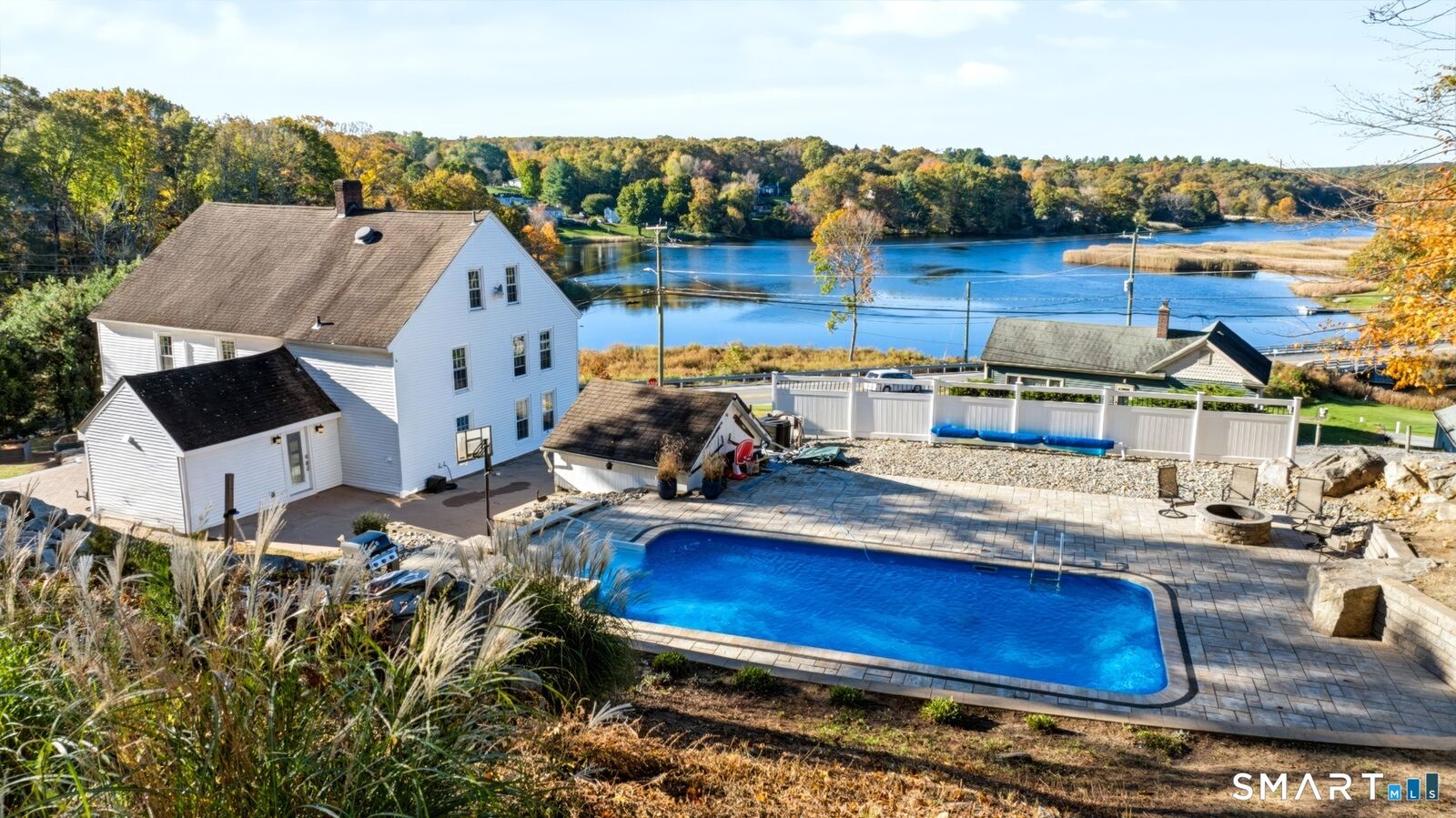Property Photo:  2 Middle Road  CT 06365 