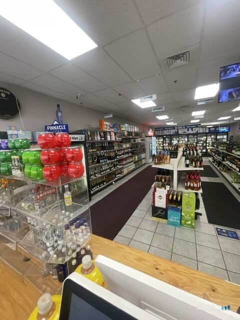 Property Photo:  600 N Colony Road 5  CT 06492 