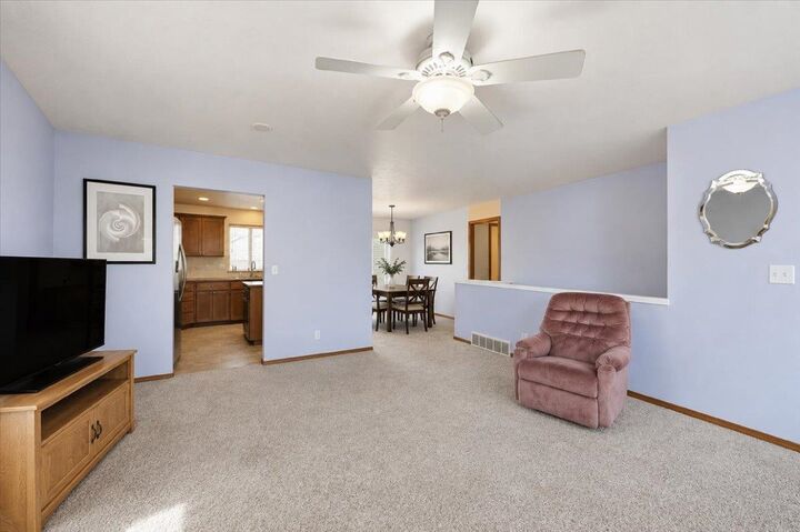 Property Photo:  1413 S Avalon Ln  WA 99216 