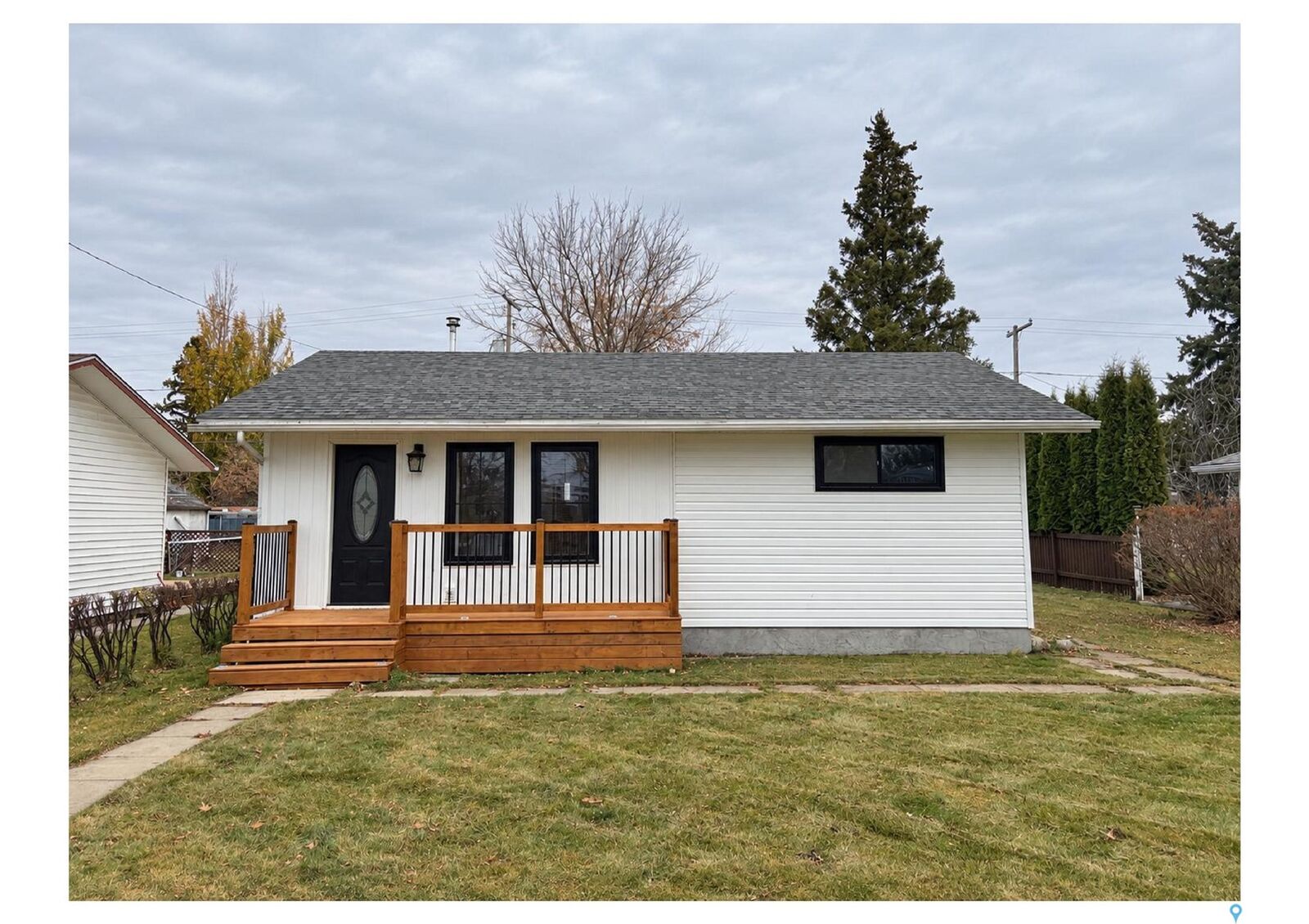 Property Photo:  1006 3rd Street  SK S0K 3R0 