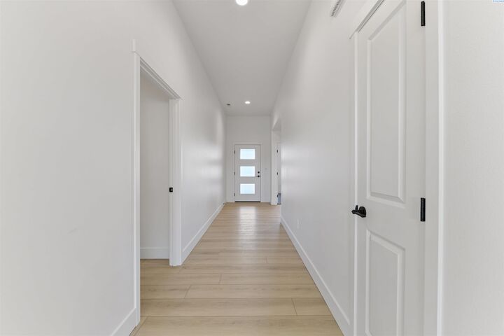 Property Photo:  5808 Redtail Dr  WA 99301 
