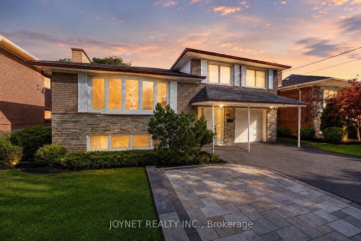 Property Photo:  42 Brucedale Crescent  ON M2K 2C7 
