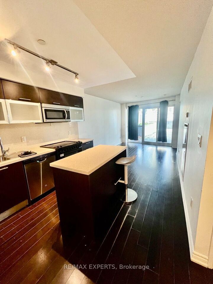 Property Photo:  386 Yonge Street 509  ON M5B 0A5 