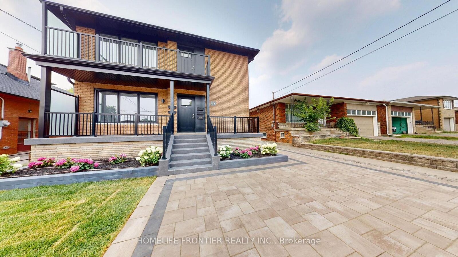 Property Photo:  878 Glencairn Avenue 2 (Main)  ON M6B 2A5 