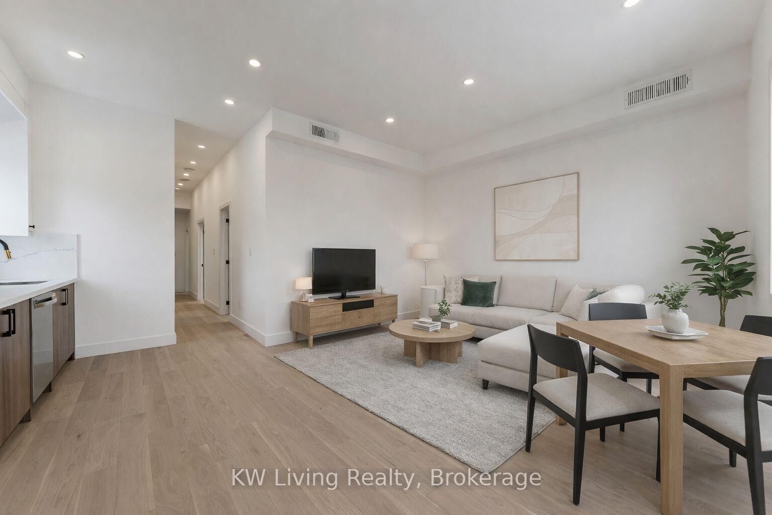 Property Photo:  712 Eglinton Avenue E  ON M4G 2K7 