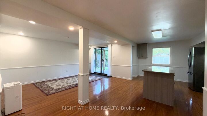 Property Photo:  423 Crossland Gate Basement  ON L3X 1B9 