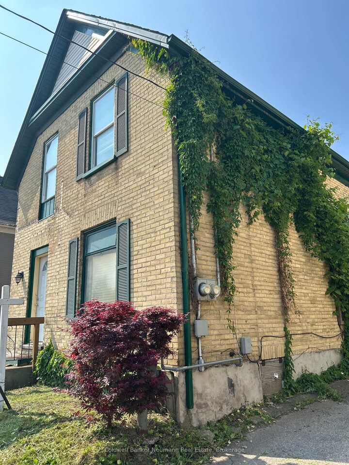 Property Photo: 155 Weber Street E ON N2H 1E1