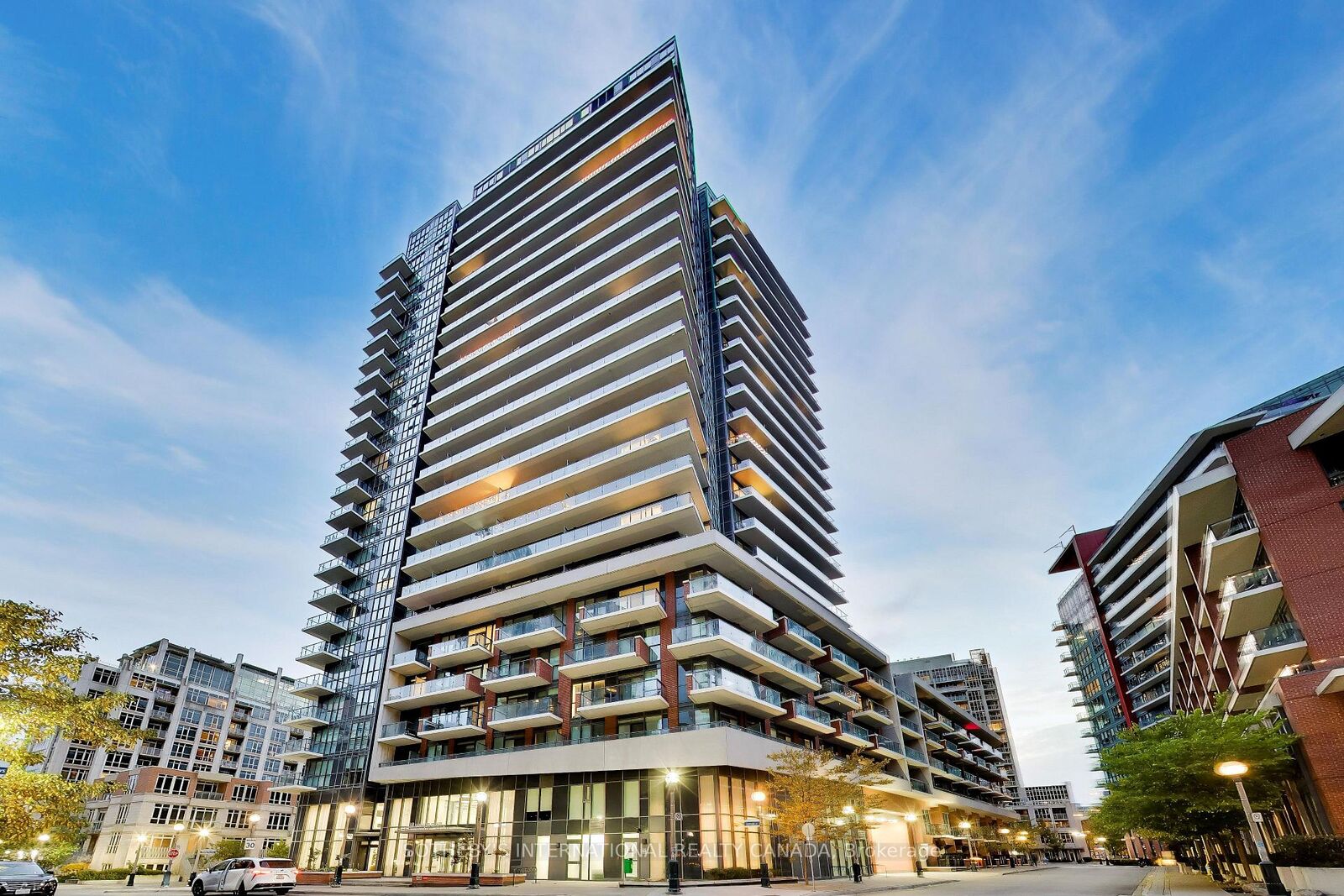 Property Photo:  38 Iannuzzi Street 2506  ON M5V 0S2 