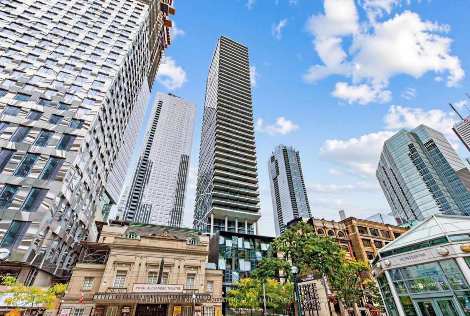 Property Photo:  224 King Street W 1606  ON M5H 0A6 