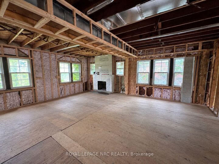 Photo de la propriété: 5170 Second Avenue ON L2E 4J9