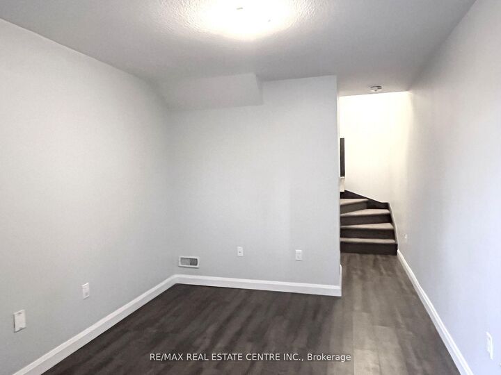 Property Photo: 1169 Garner Road E 47 ON L9G 0G8