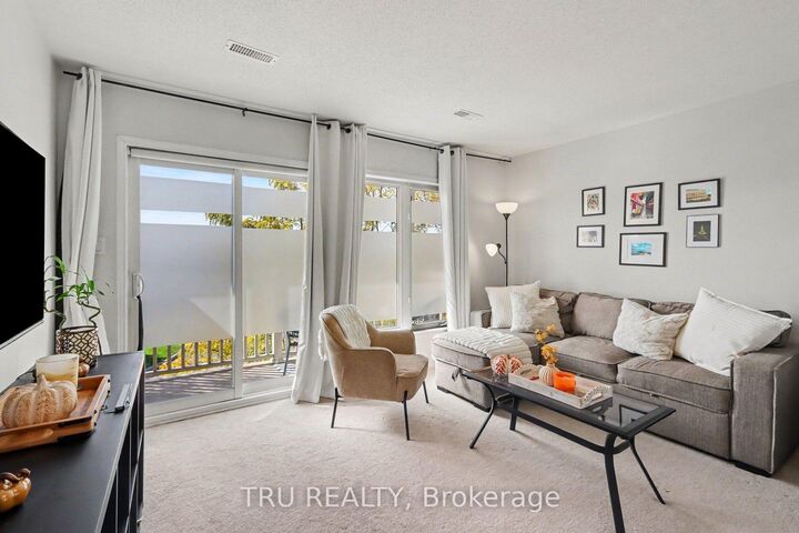 Property Photo: 2595 Longfields Drive 27 ON K2J 2L7