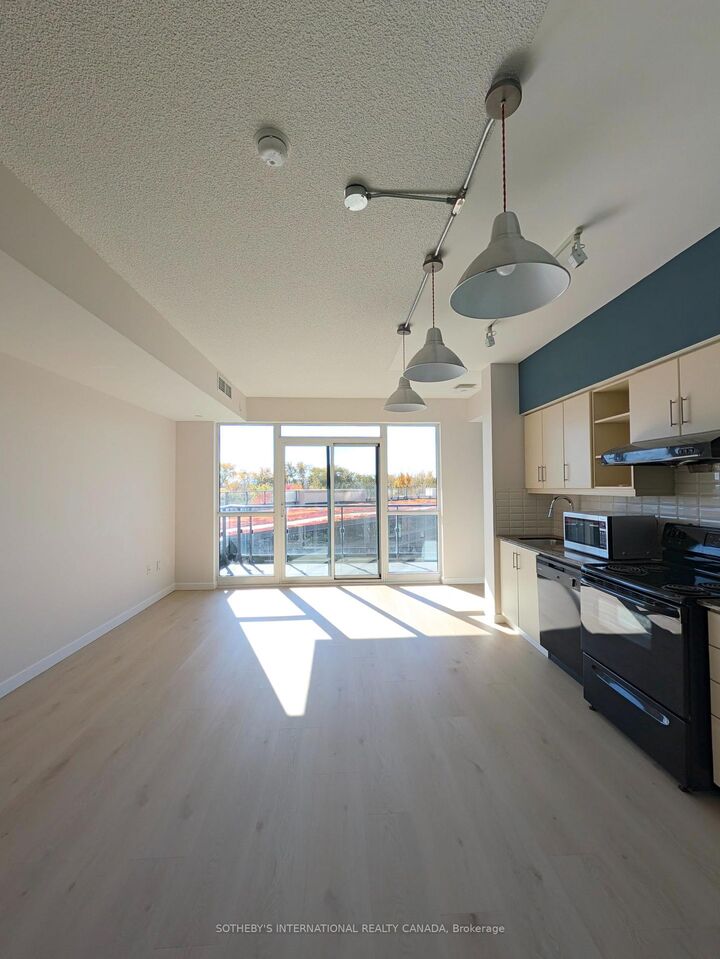Property Photo: 160 Vanderhoof Avenue 207 ON M4G 0B7