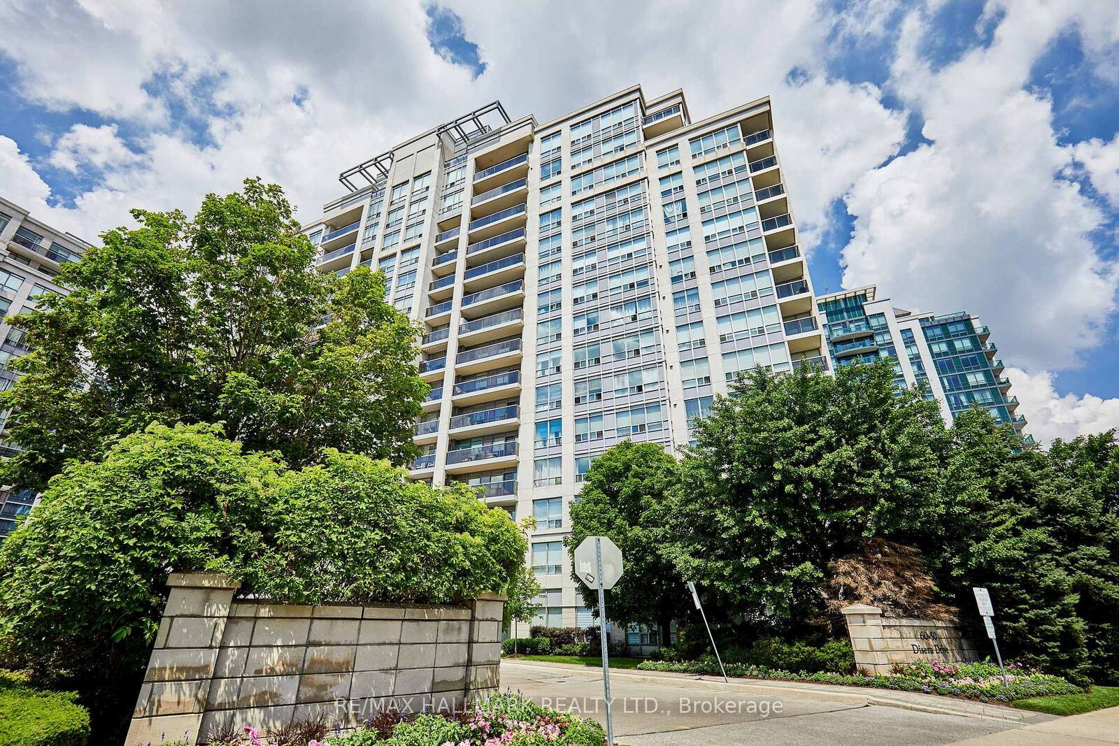 Property Photo:  60 Disera Drive 307  ON L4J 9G1 
