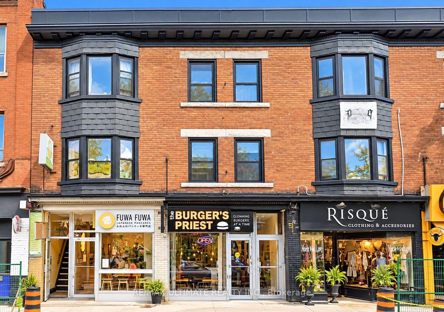 Property Photo:  406A Bloor Street W B  ON M5S 1X5 
