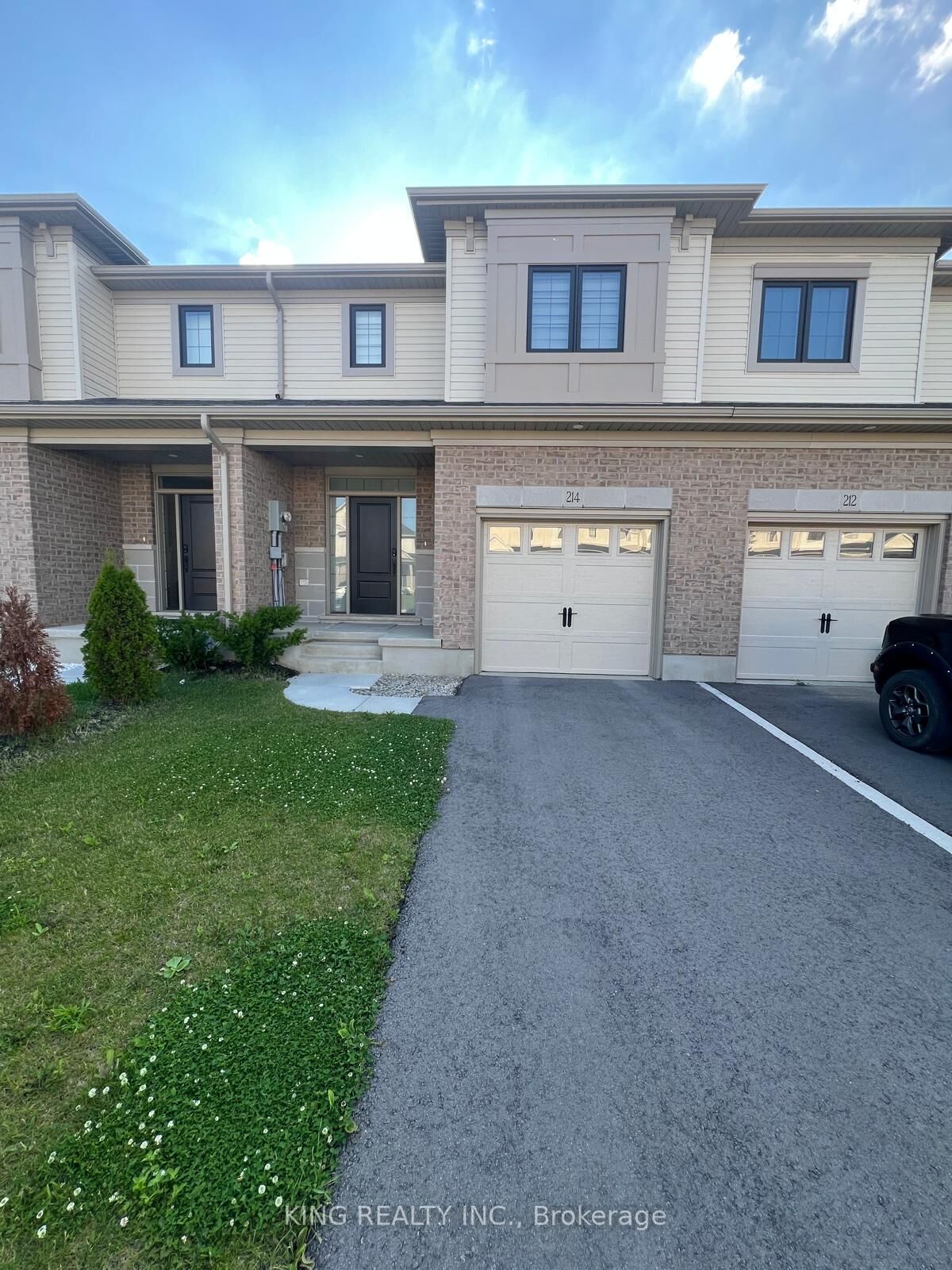 Property Photo:  214 Renaissance Drive  ON N5P 3S6 