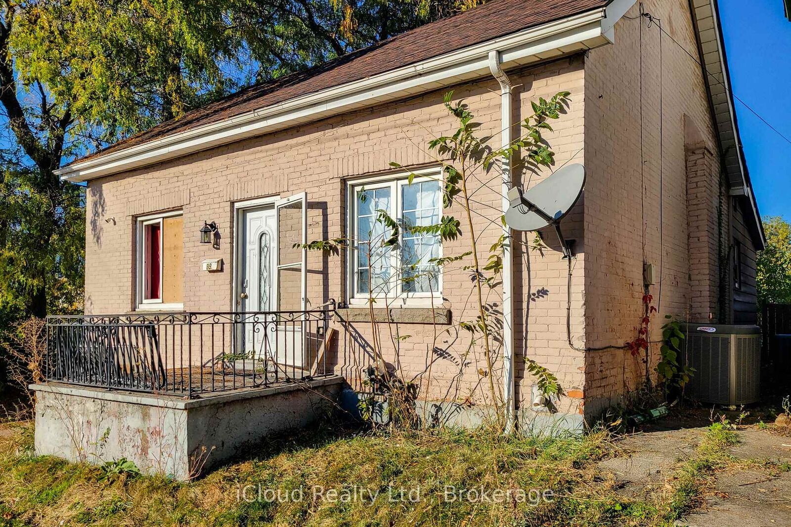 Property Photo:  39 Princess Street  ON L8L 3K7 