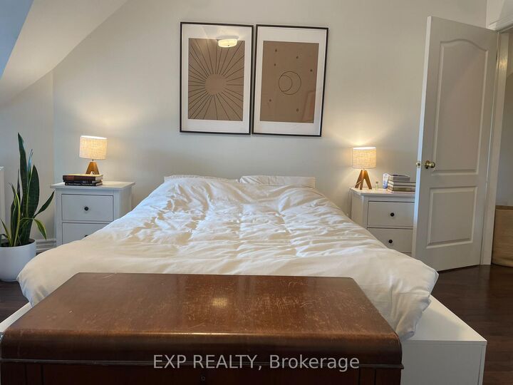 Property Photo:  223 Evelyn Avenue Apt. #2  ON M6P 2Z8 