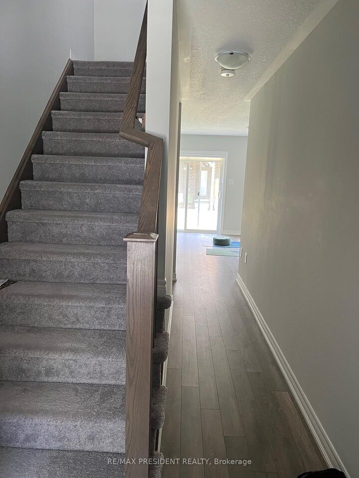 Property Photo:  35 Rapids Lane  ON L8K 0A3 