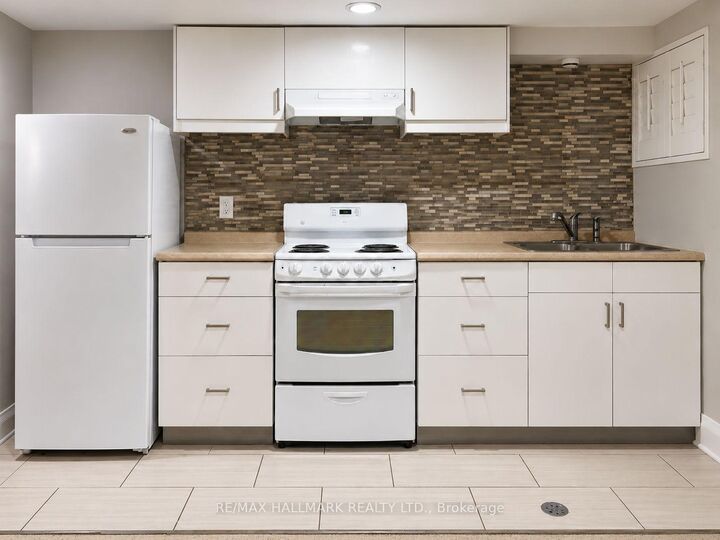 Property Photo:  163 1/2 Hampton Avenue Lower  ON M4K 2Z3 