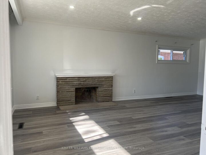 Property Photo:  32 Janet Boulevard Main Floor  ON M1R 1H6 