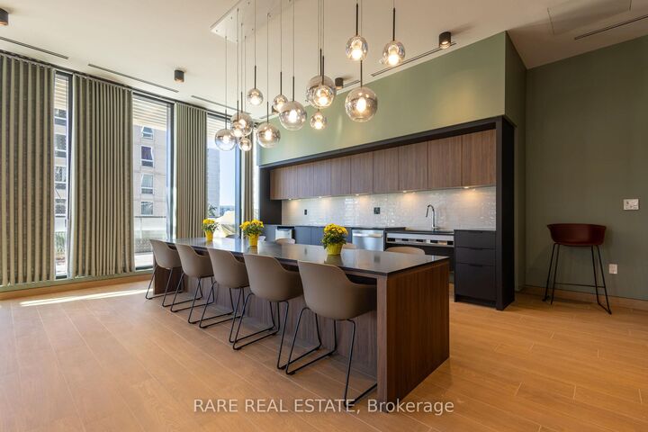 Property Photo:  235 Ballioll Street 406  ON M4S 1C7 
