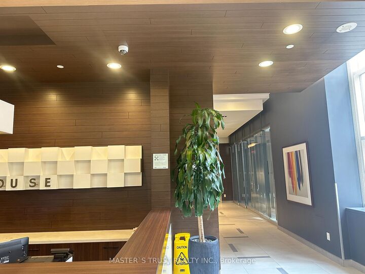 Property Photo:  105 George Street 601  ON M5A 0L4 