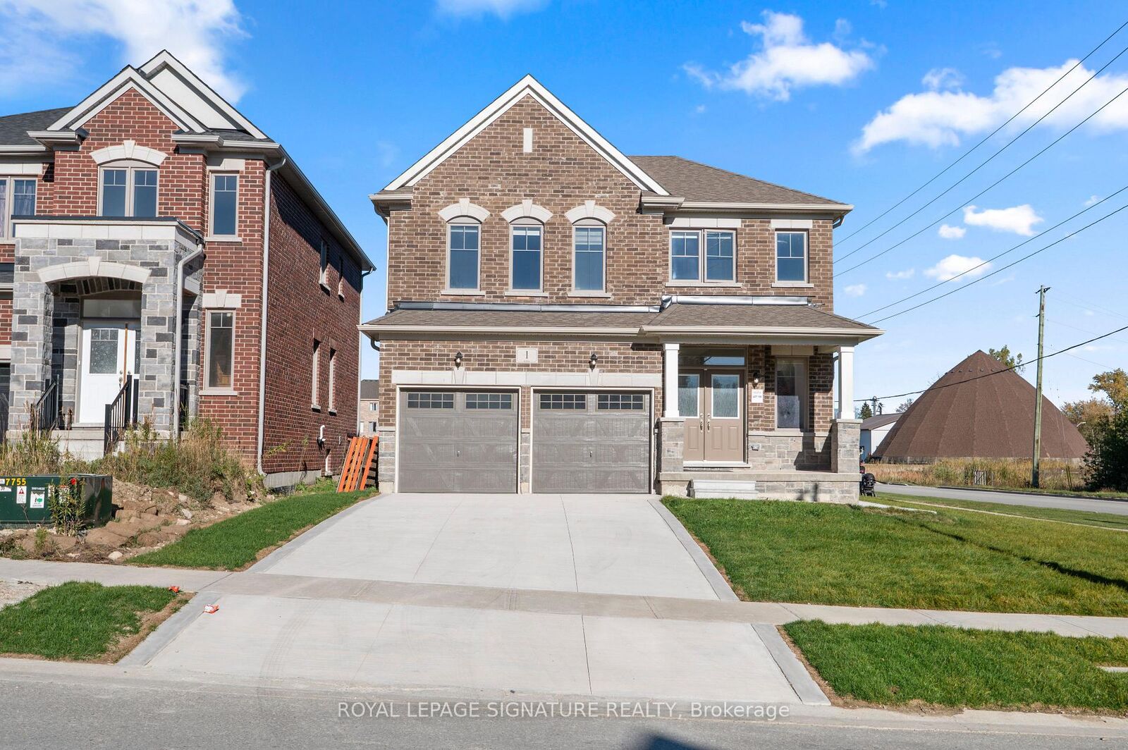 Property Photo:  1 Aitchison Avenue Main &Amp Upper Floor  ON N0C 1B0 