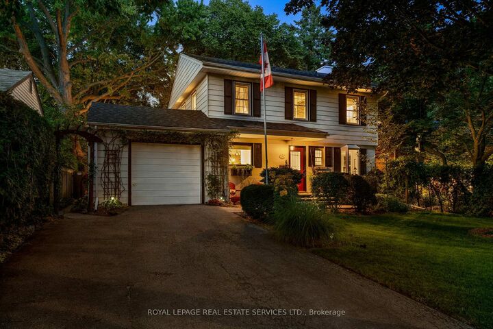 Photo de la propriété:  145 Suffolk Avenue  ON L6K 2L5 