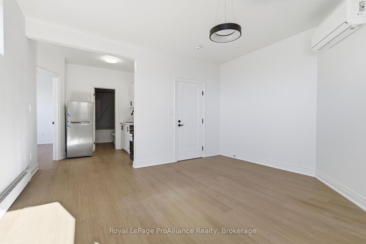 Property Photo:  380 Park Street N 4  ON K9H 4P8 