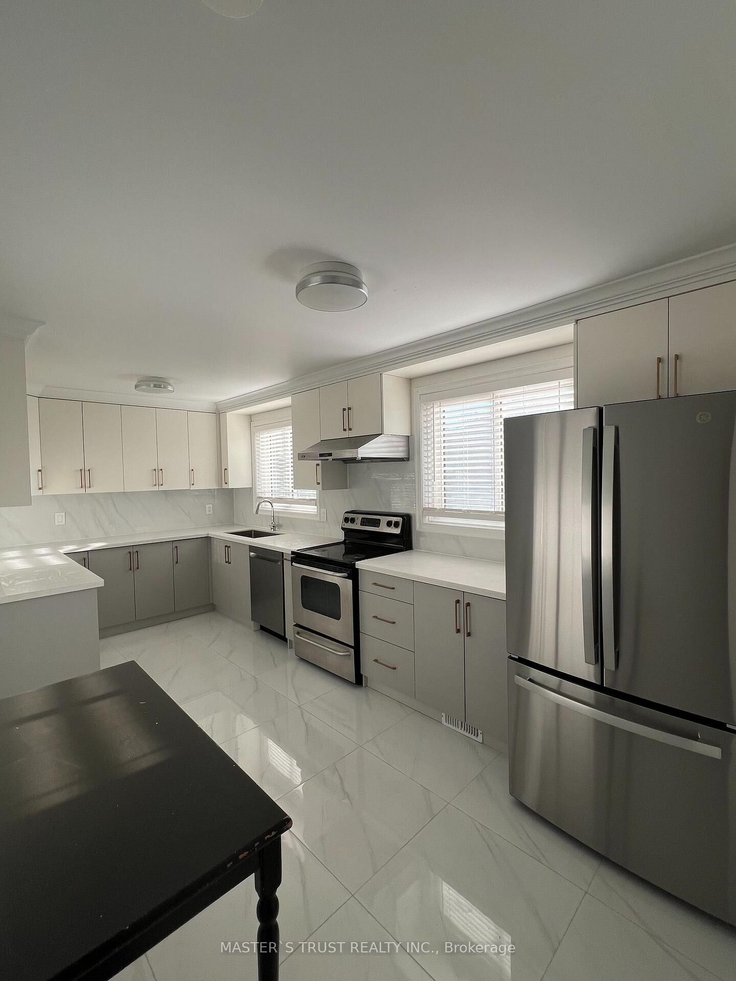 Property Photo:  139 Amberjack Boulevard Main  ON M1H 2K1 