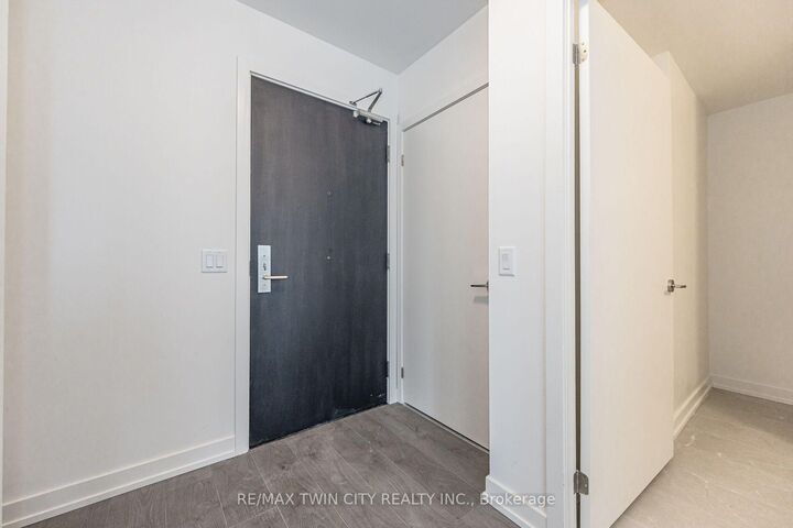 Property Photo:  55 Duke Street W 610  ON N2H 0C9 
