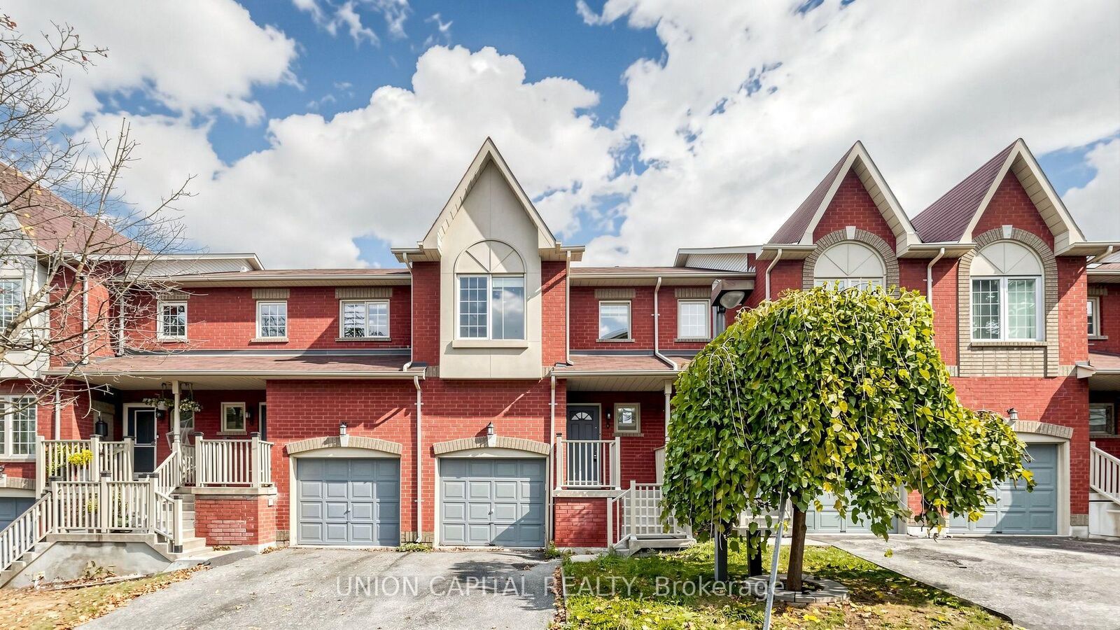 Property Photo:  1867 Kingston Road 5  ON L1V 6Z4 